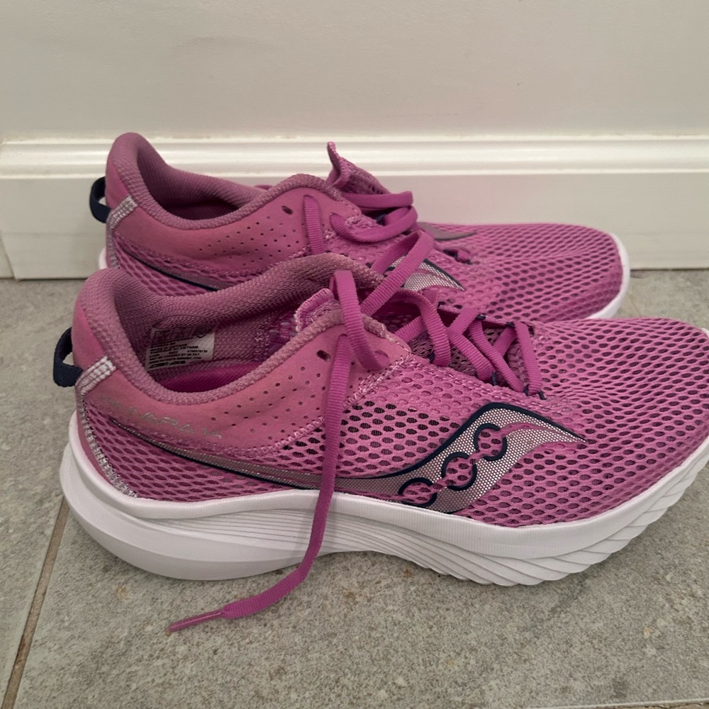 Saucony Kinvara size 9 Running Shoes